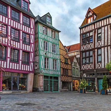 Apartamento Le Red Touch Votre F2 Au Coeur De ! Ruão